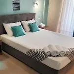 Apartment Ionis
